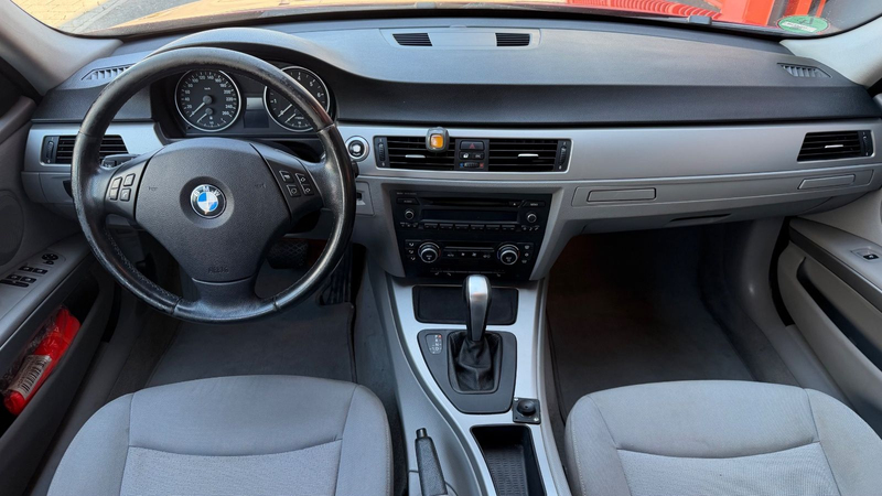 BMW 325 i AUTOMATIK TÜV,BI-XENON,KLIMA,AHK,SHZ — photo 10