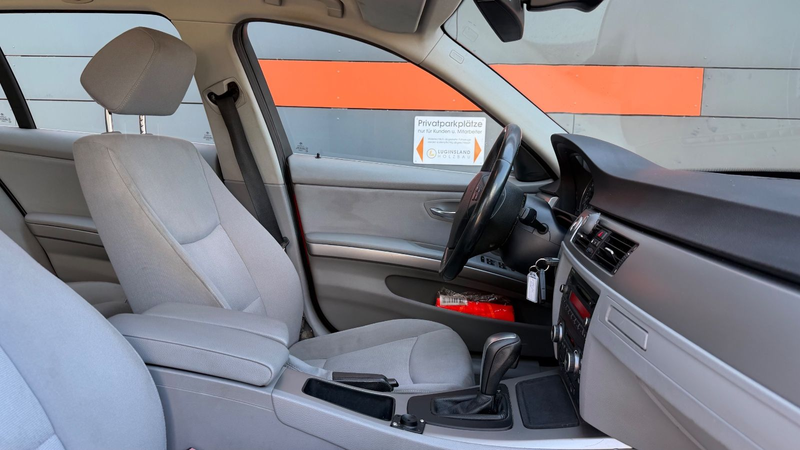BMW 325 i AUTOMATIK TÜV,BI-XENON,KLIMA,AHK,SHZ — photo 15