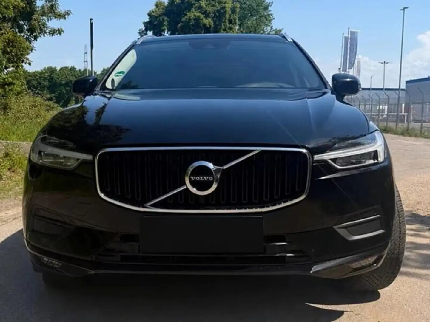 Volvo XC60 XC60 T4 Momentum Pro Geartronic Momentum Pro Schwarz - 1