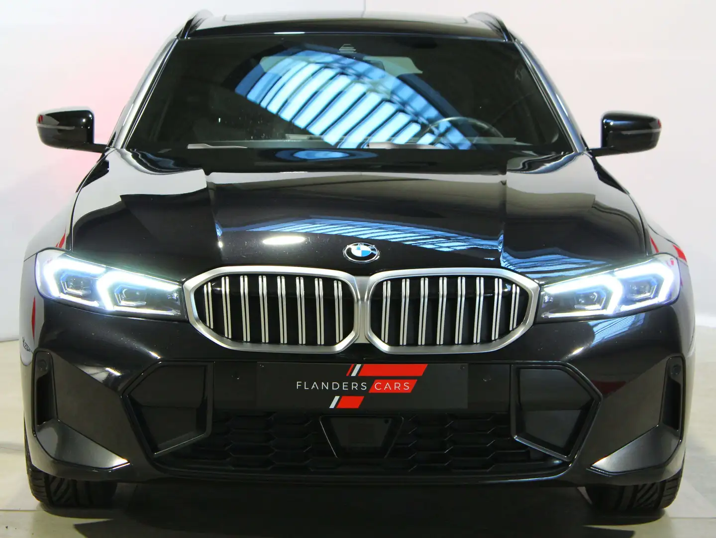 BMW 318 iA Touring * M-Pack * Pano * HUD * ACC * Noir - 2