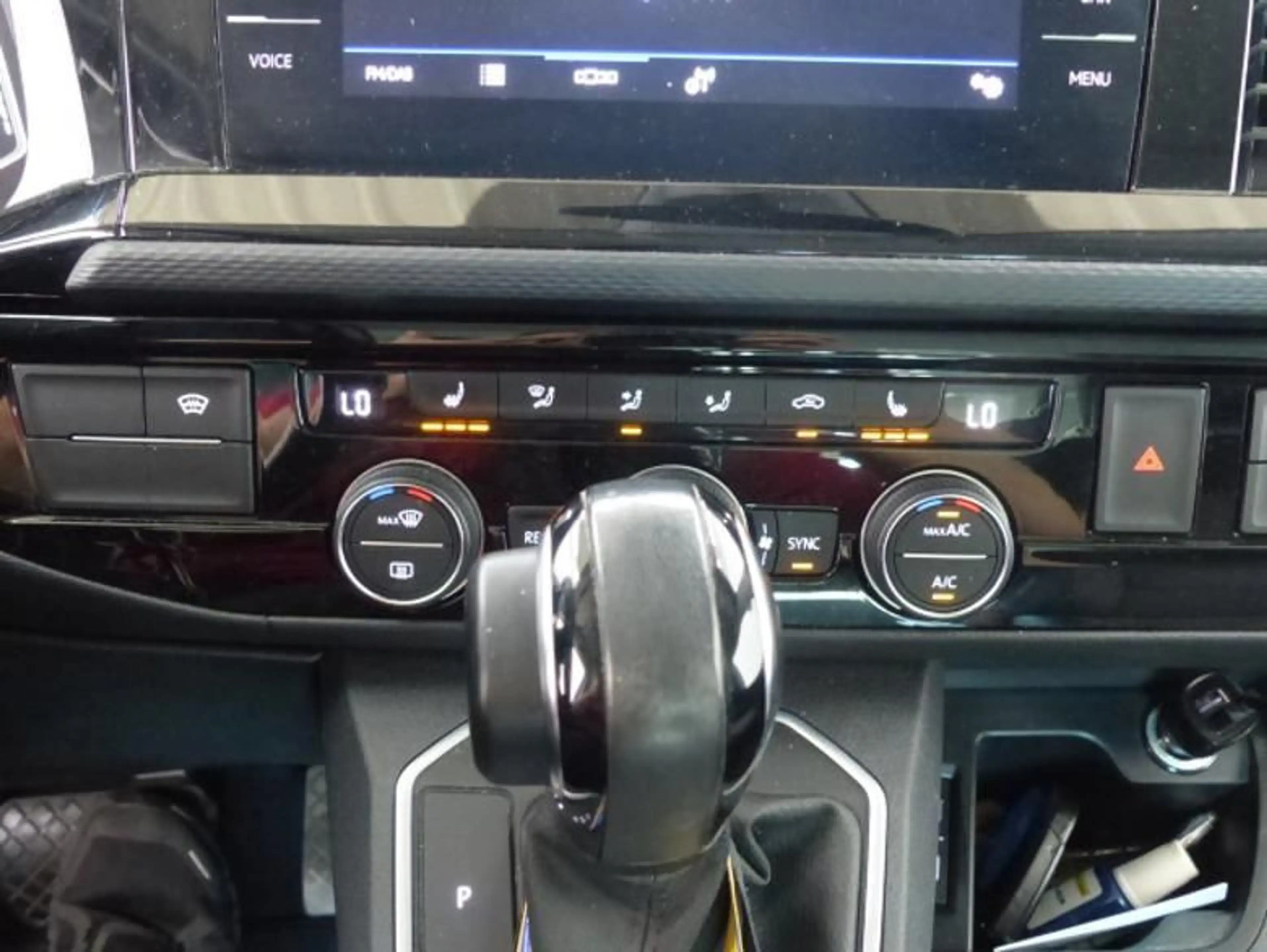 Volkswagen T6.1 Multivan 2.0 TDI DSG "Generation SIX" Navi — photo 7
