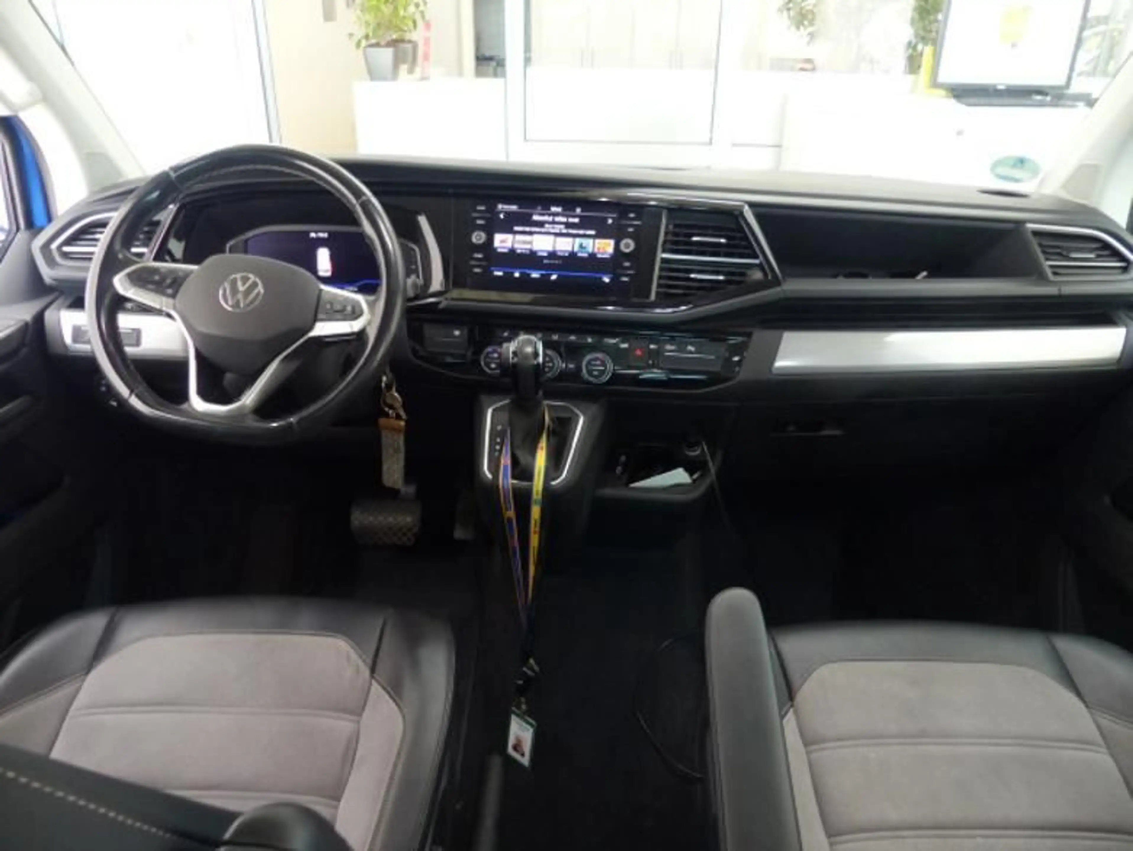 Volkswagen T6.1 Multivan 2.0 TDI DSG "Generation SIX" Navi — photo 4
