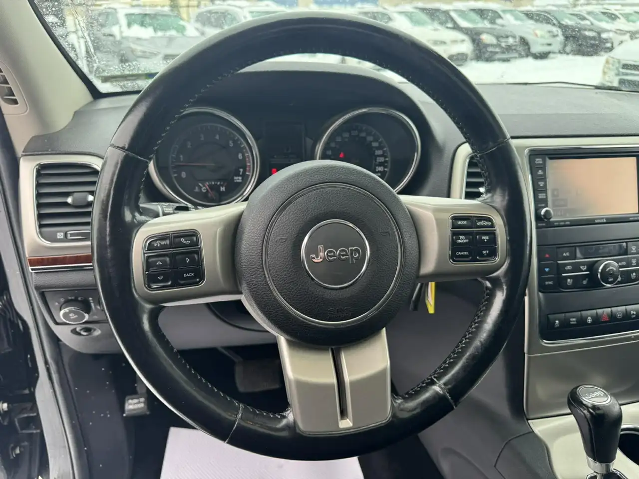 Jeep Grand Cherokee снимка Jeep Grand Cherokee