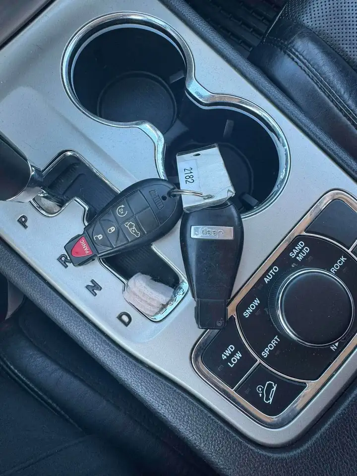 Jeep Grand Cherokee снимка Jeep Grand Cherokee
