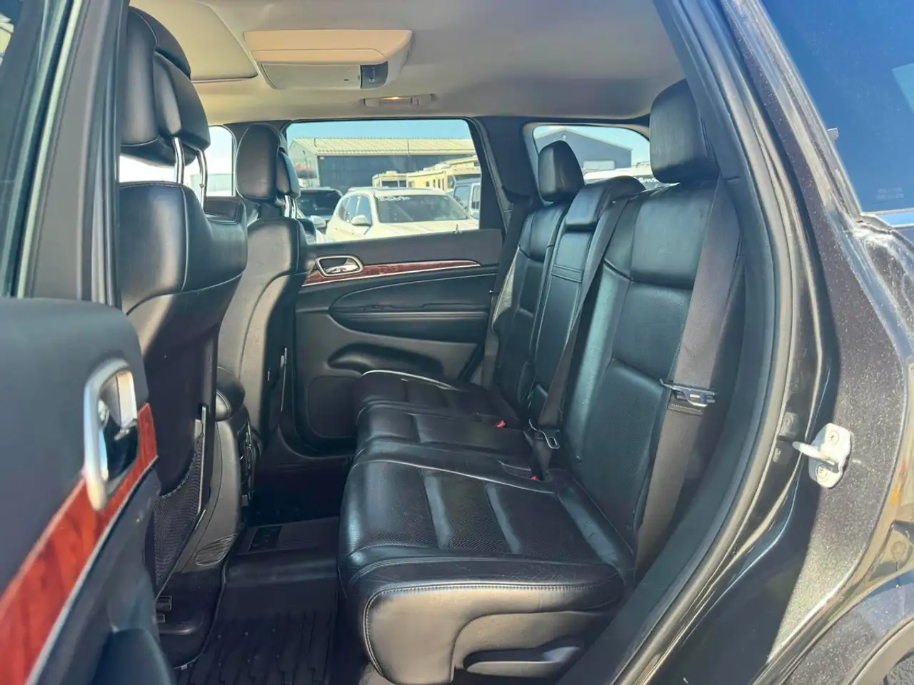 Jeep Grand Cherokee снимка Jeep Grand Cherokee