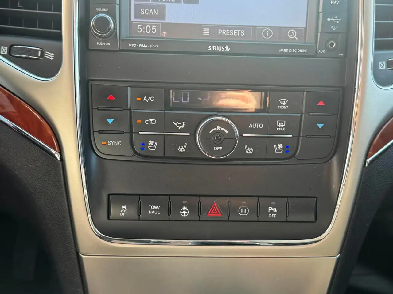 Jeep Grand Cherokee снимка Jeep Grand Cherokee