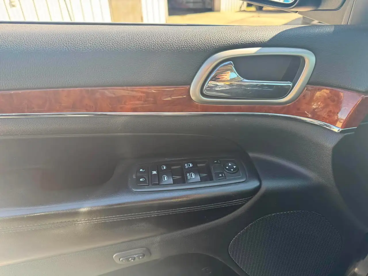 Jeep Grand Cherokee снимка Jeep Grand Cherokee