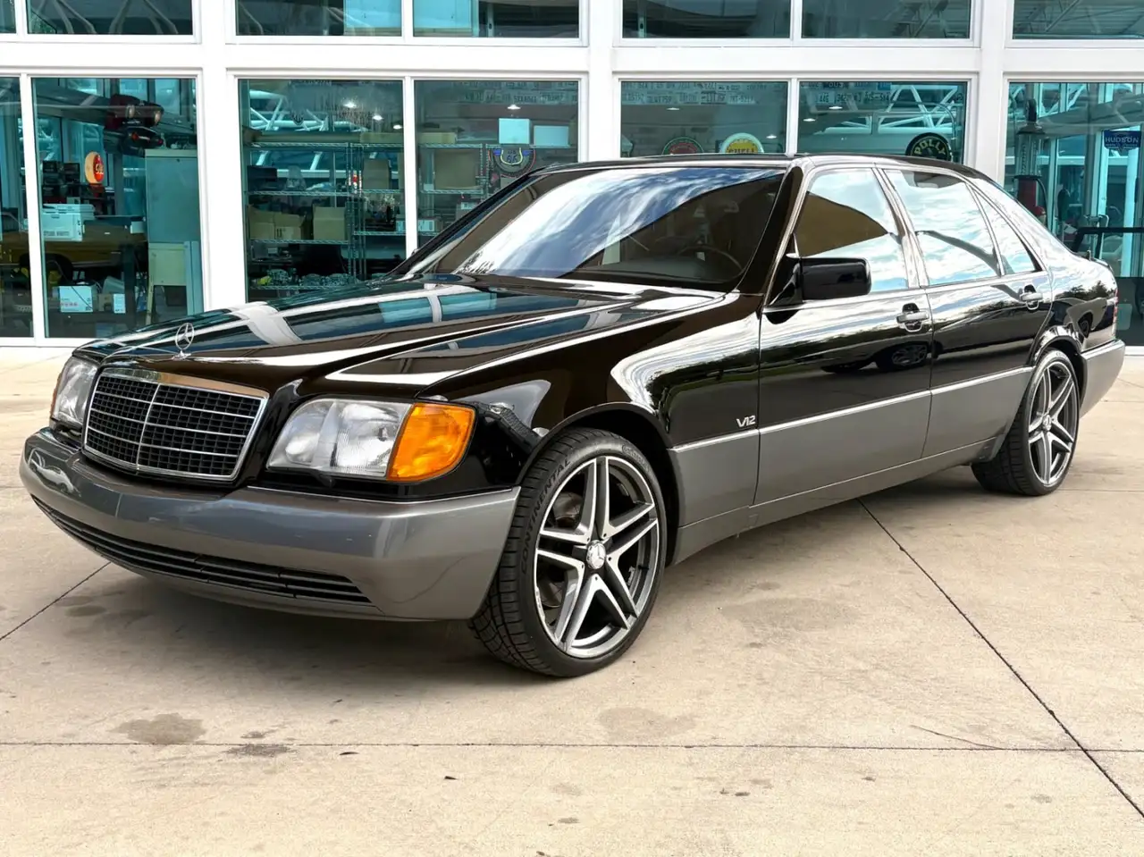 Mercedes-Benz S-Class 600SEL, foto 1