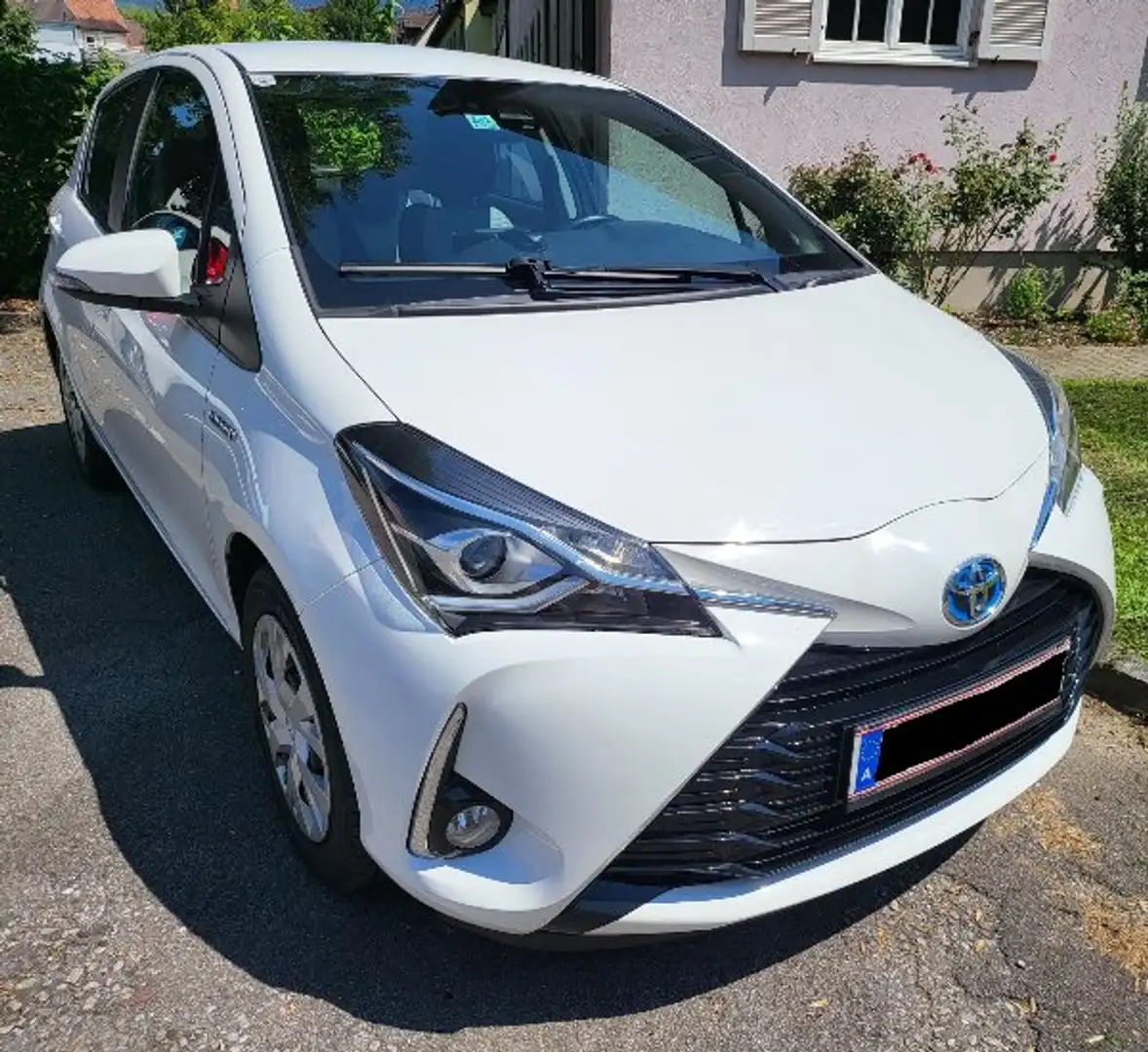 Toyota Yaris Yaris 1,5 VVT-i Hybrid Active Active Weiß - 2