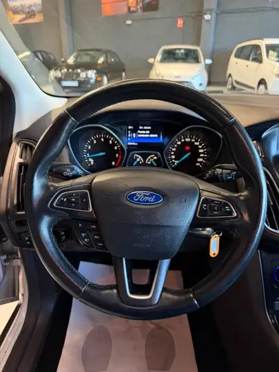 Ford Focus 2016, foto 13