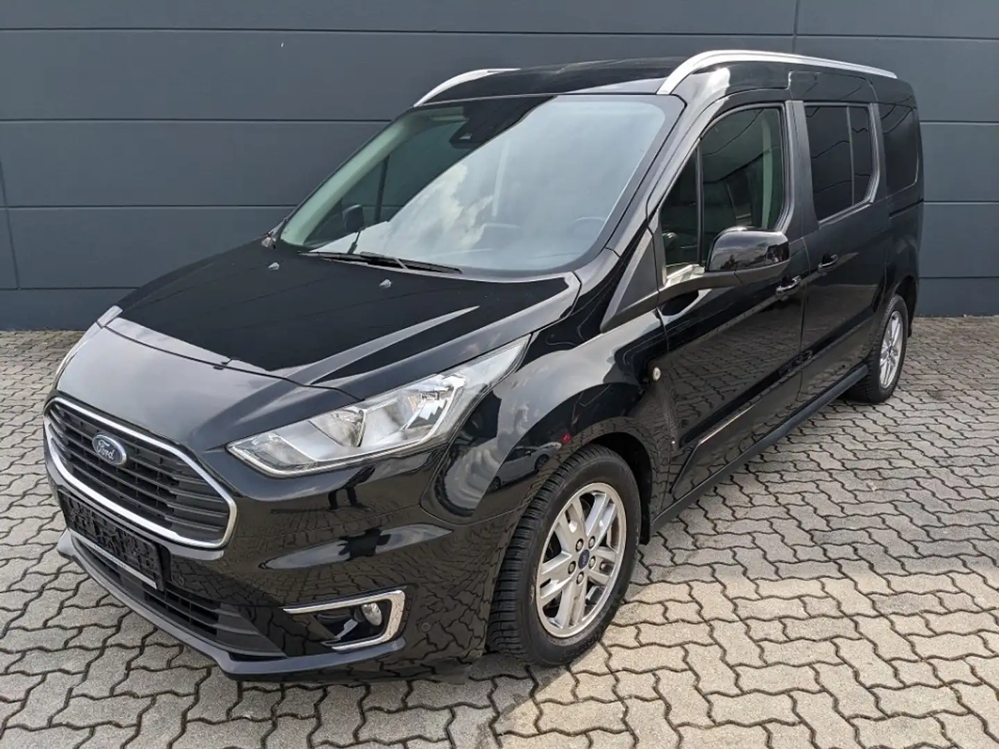 Ford Tourneo Connect 1.5l TDCI Grand Titanium Kamera Panoramadach Siyah - 1