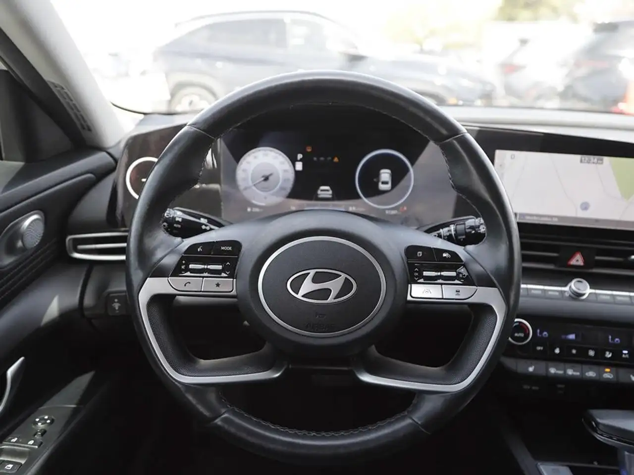Hyundai ELANTRA снимка Hyundai ELANTRA