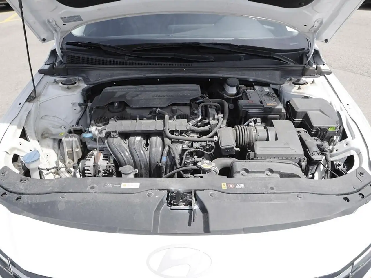 Hyundai ELANTRA снимка Hyundai ELANTRA