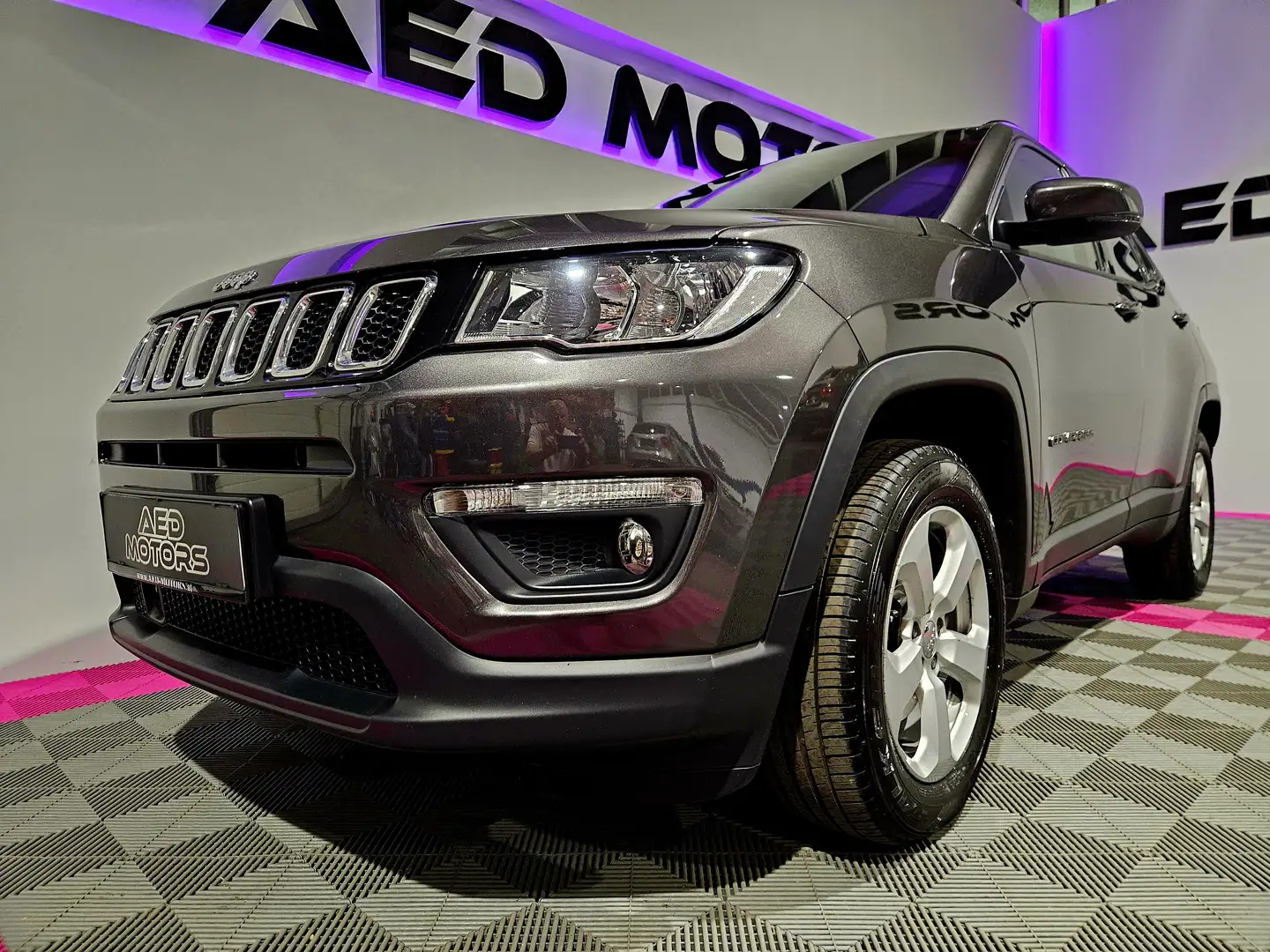 Jeep Compass Longitude 4WD Grau - 2