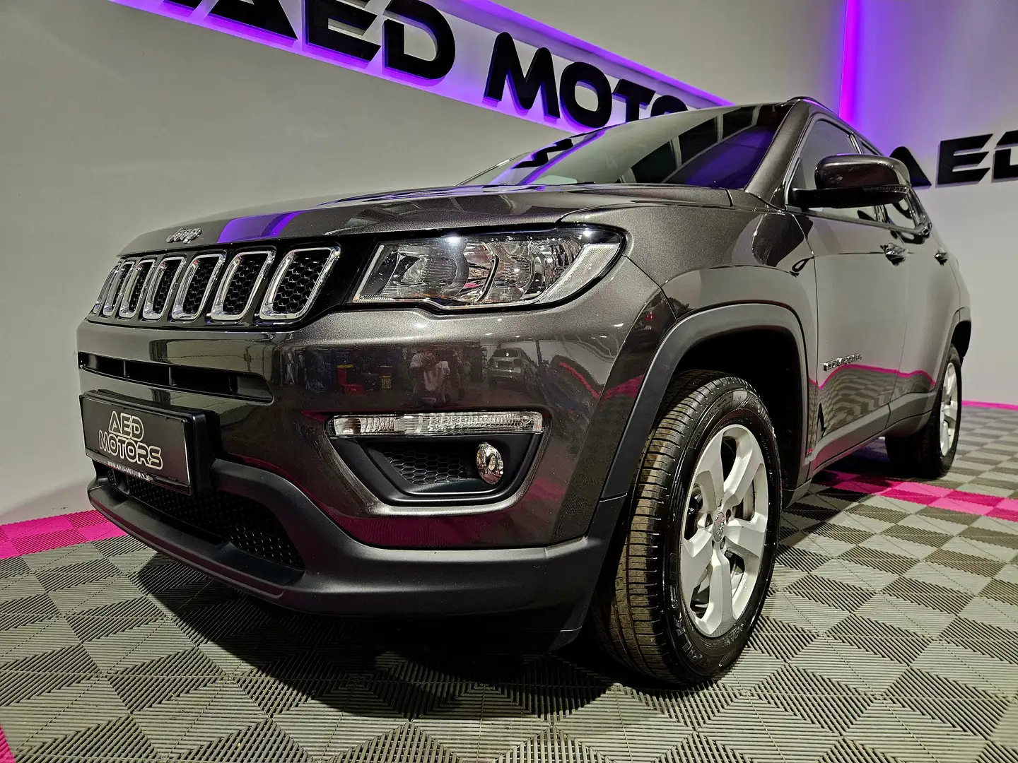 Jeep Compass Longitude 4WD Grau - 1