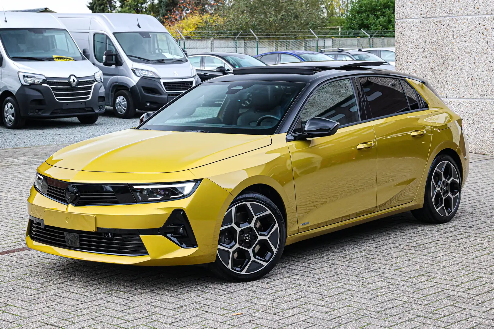 Opel Astra ULTIMATE-UITVOERING*SCHUIFDAK*ZETELVERKOELING+VERW Or - 1