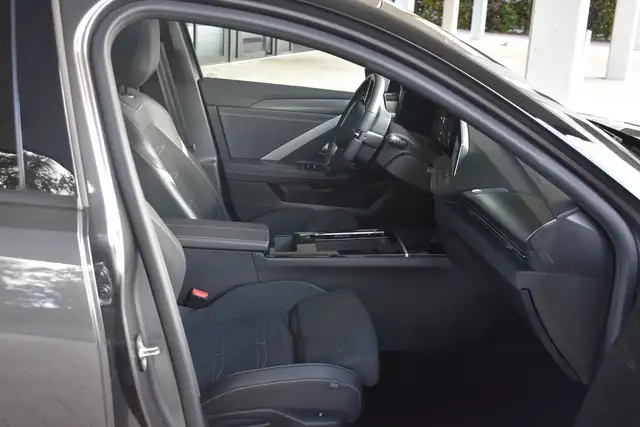 Opel Astra view 14