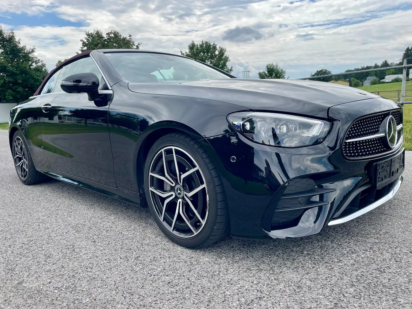 Mercedes-Benz E 220 E 220 d (238.414) Schwarz - 2