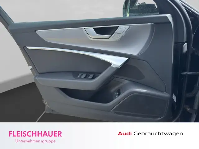 Audi A6 view 12