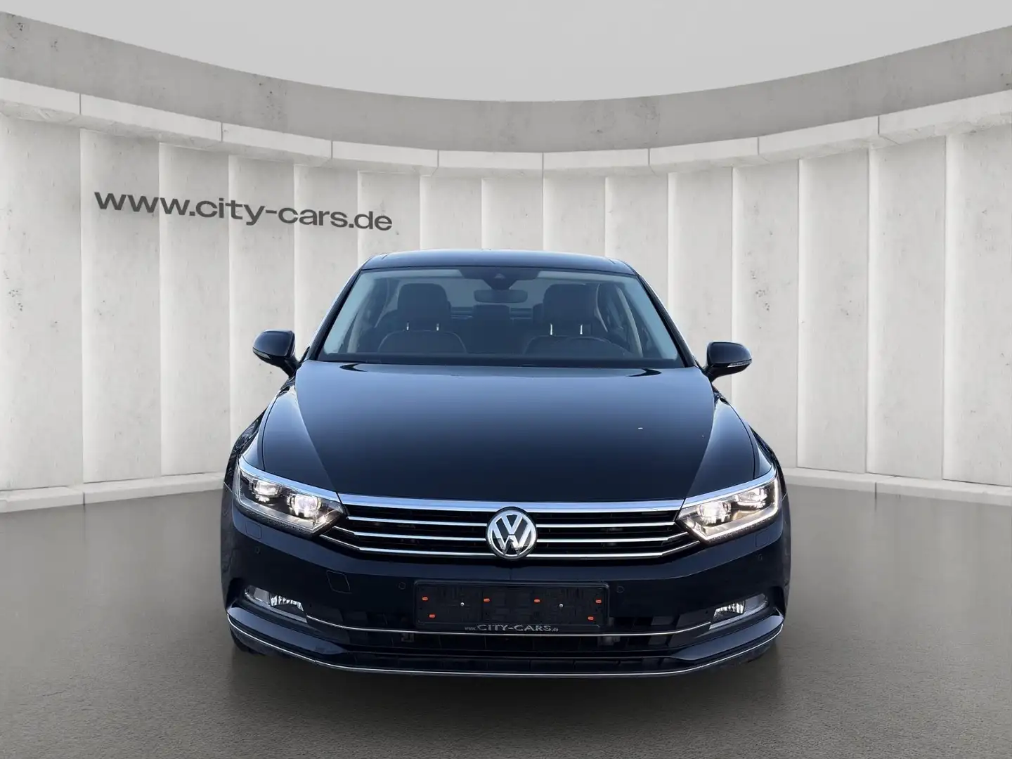 Volkswagen Passat Highline*DSG*ACC*LED*Cam*Navi*Pano*AHK Schwarz - 2