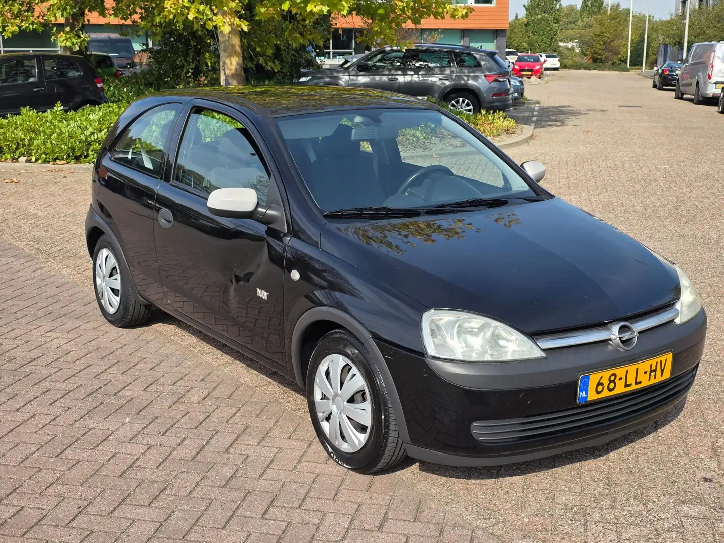 Opel Corsa 1.2-16V Njoy/ bj.2003 / kleur : zwart / 1e eigenaa Schwarz - 2