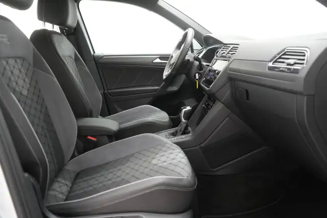 Volkswagen Tiguan view 6