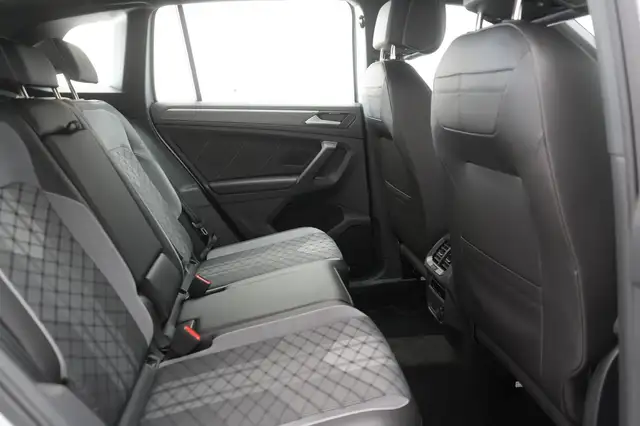 Volkswagen Tiguan view 8