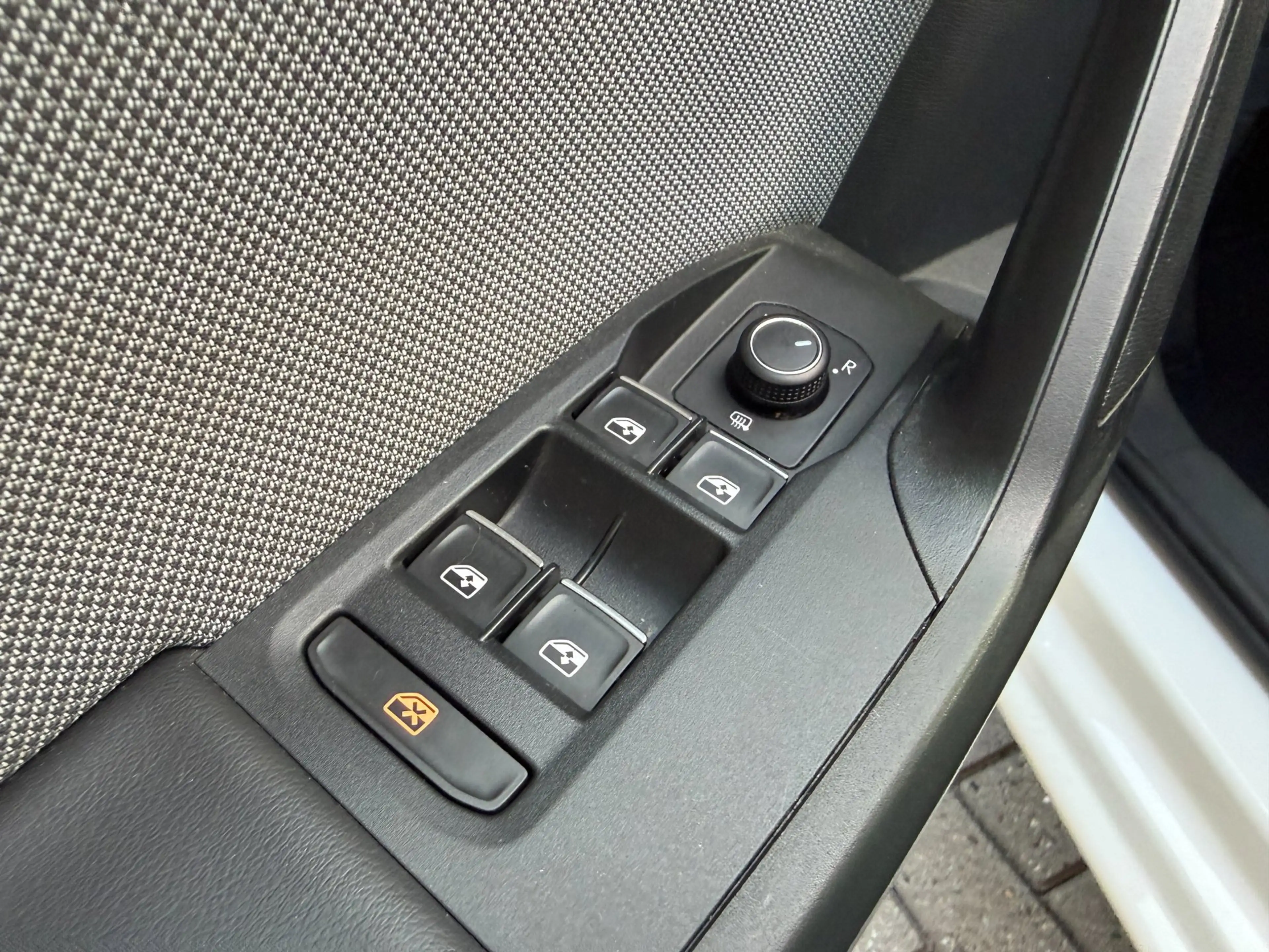 SEAT Leon Sportstourer 1.5 TSI Style Launch Edition / ACC / — photo 31
