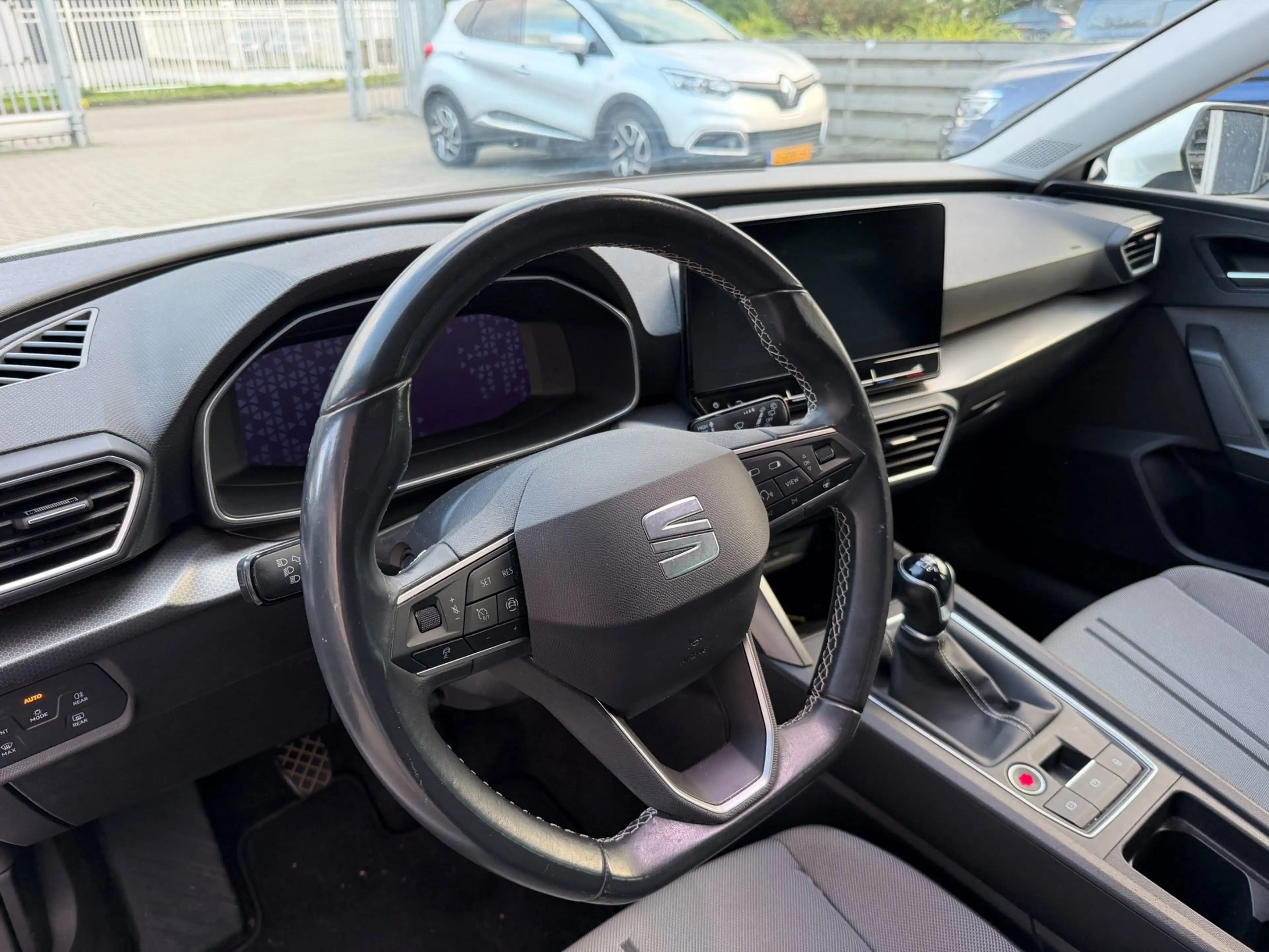 SEAT Leon Sportstourer 1.5 TSI Style Launch Edition / ACC / — photo 18