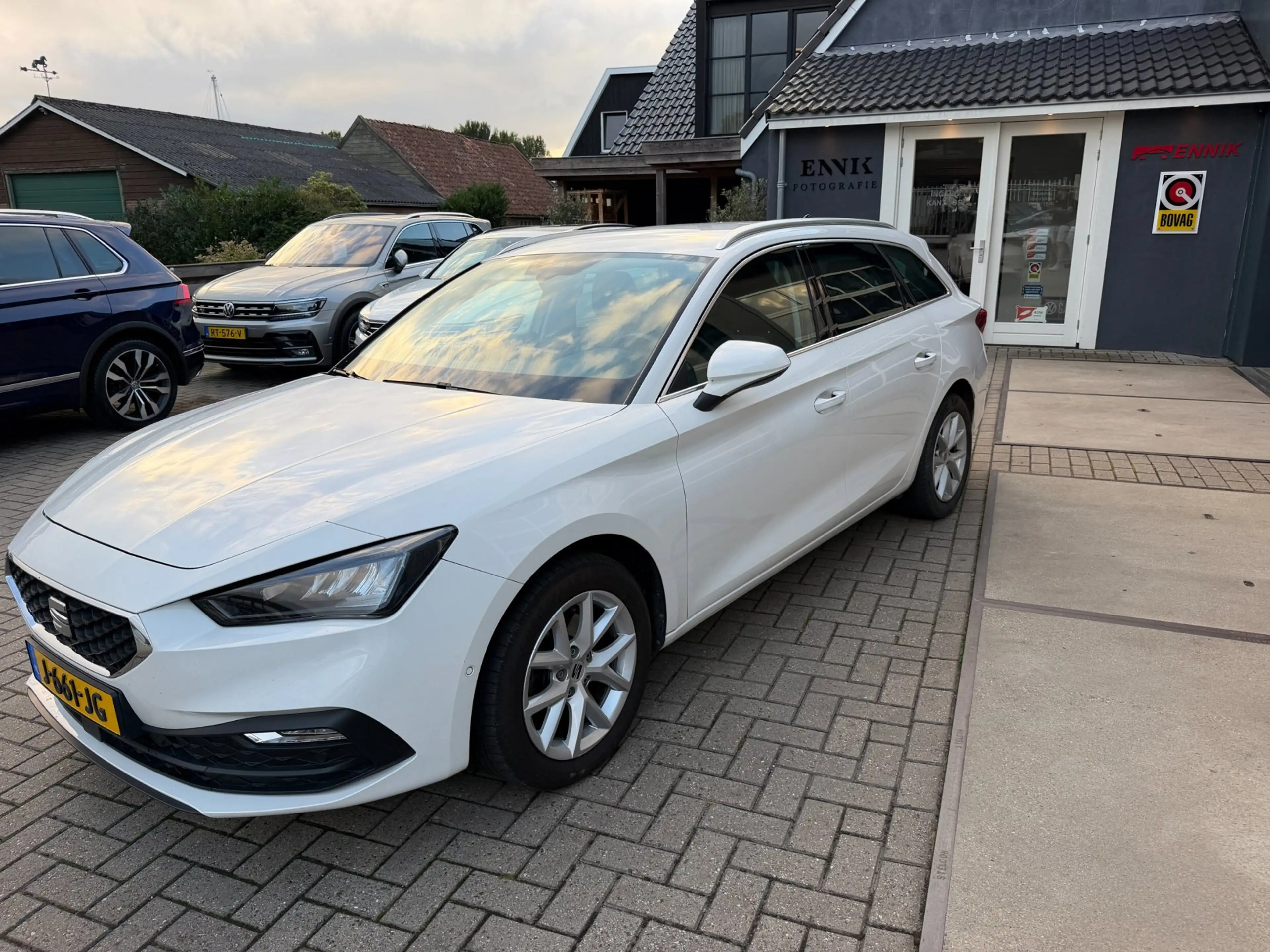 SEAT Leon Sportstourer 1.5 TSI Style Launch Edition / ACC / — photo 11