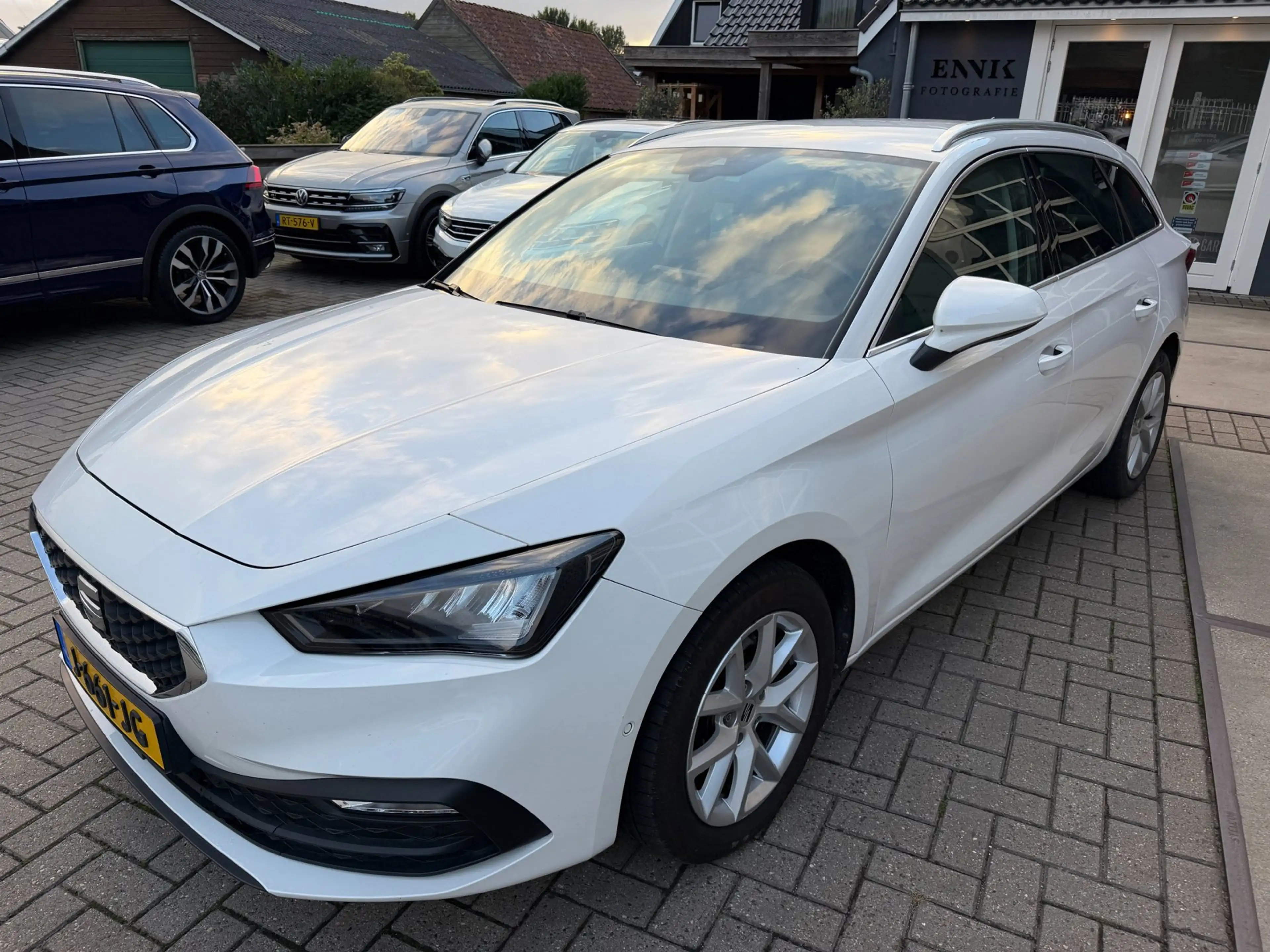 SEAT Leon Sportstourer 1.5 TSI Style Launch Edition / ACC / — photo 12