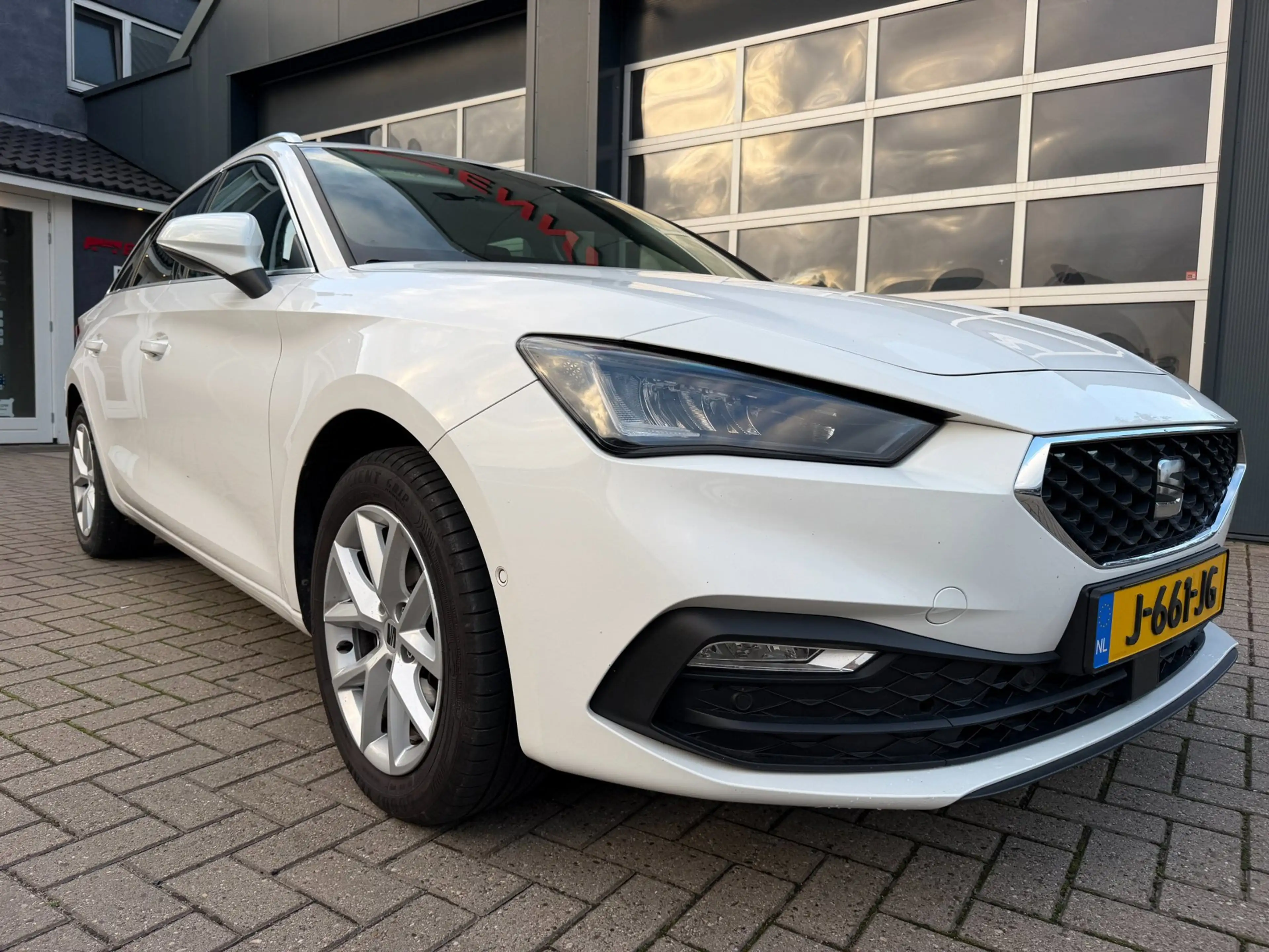 SEAT Leon Sportstourer 1.5 TSI Style Launch Edition / ACC / — photo 15