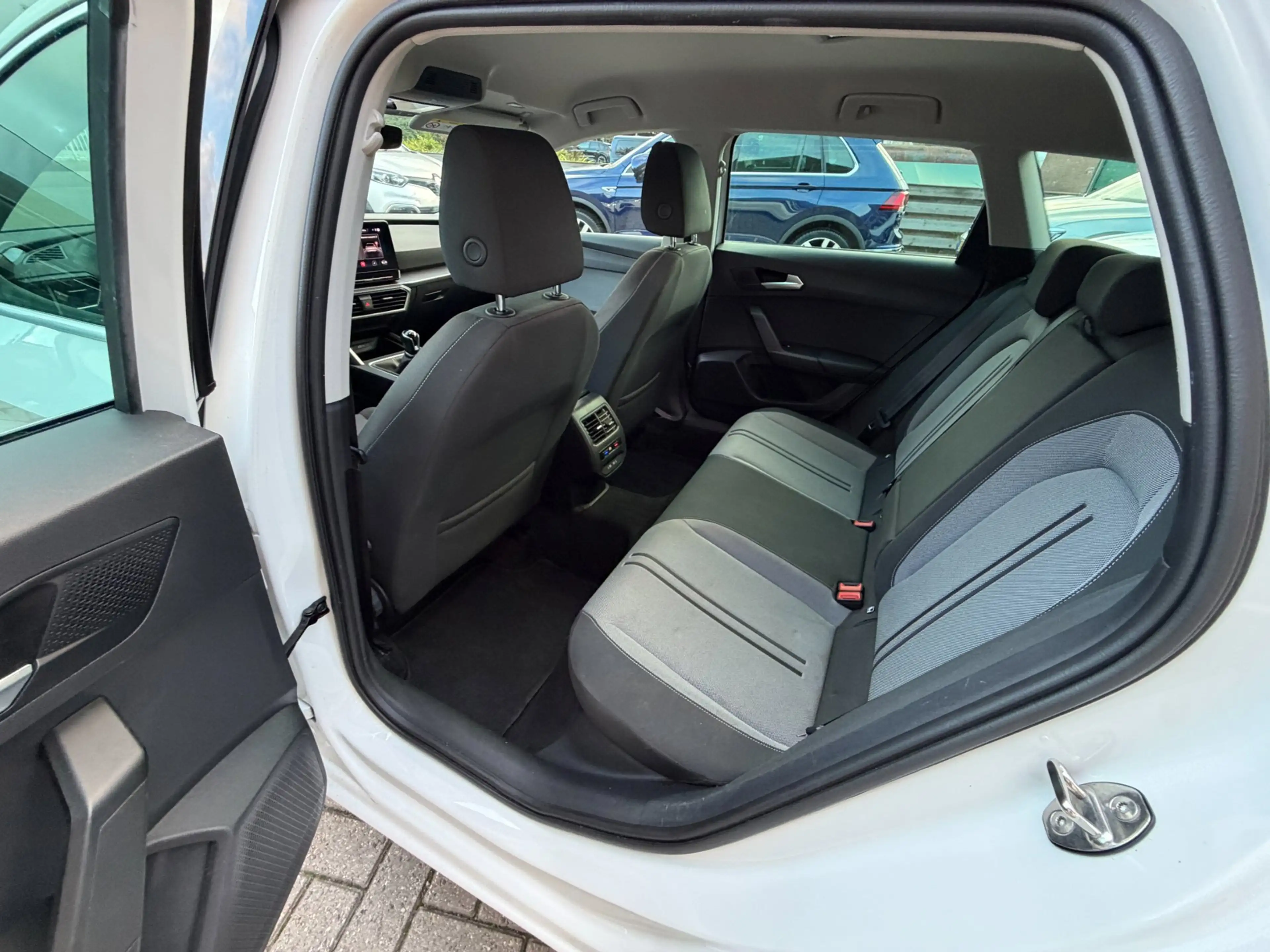 SEAT Leon Sportstourer 1.5 TSI Style Launch Edition / ACC / — photo 33