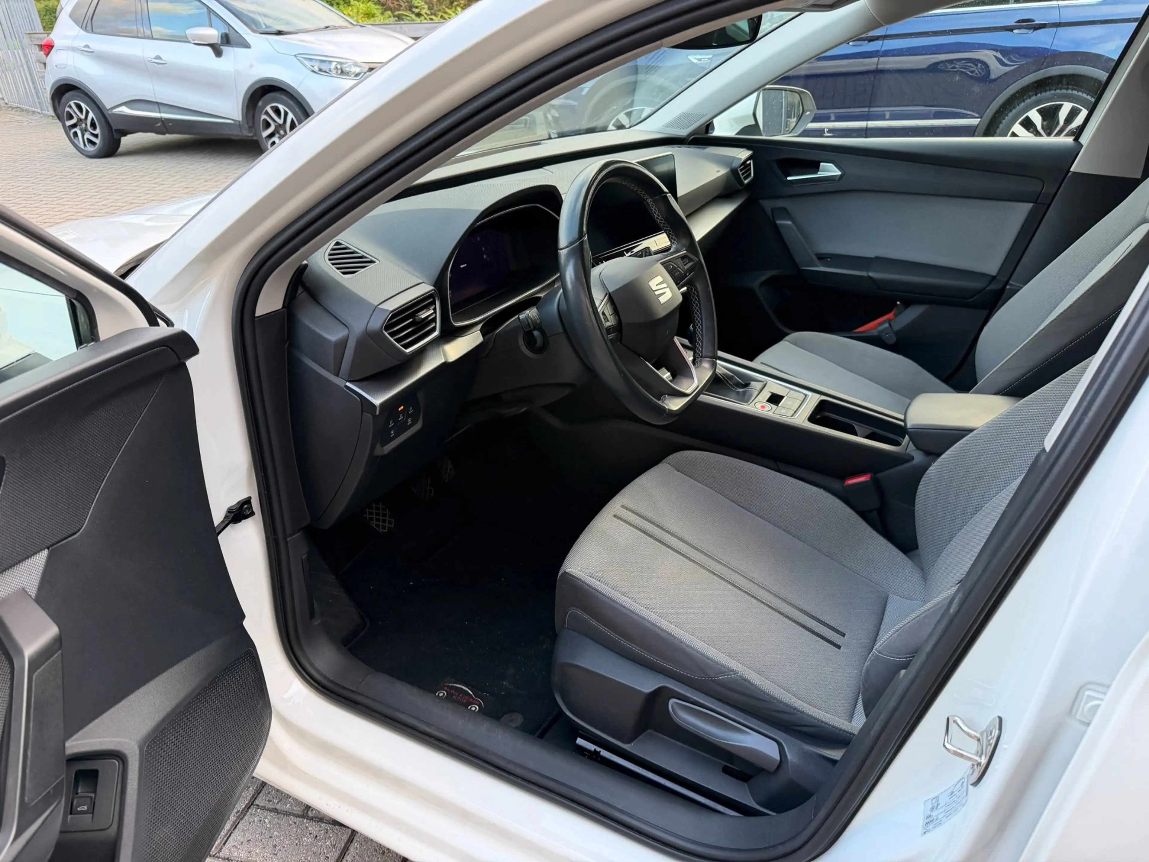 SEAT Leon Sportstourer 1.5 TSI Style Launch Edition / ACC / — photo 17