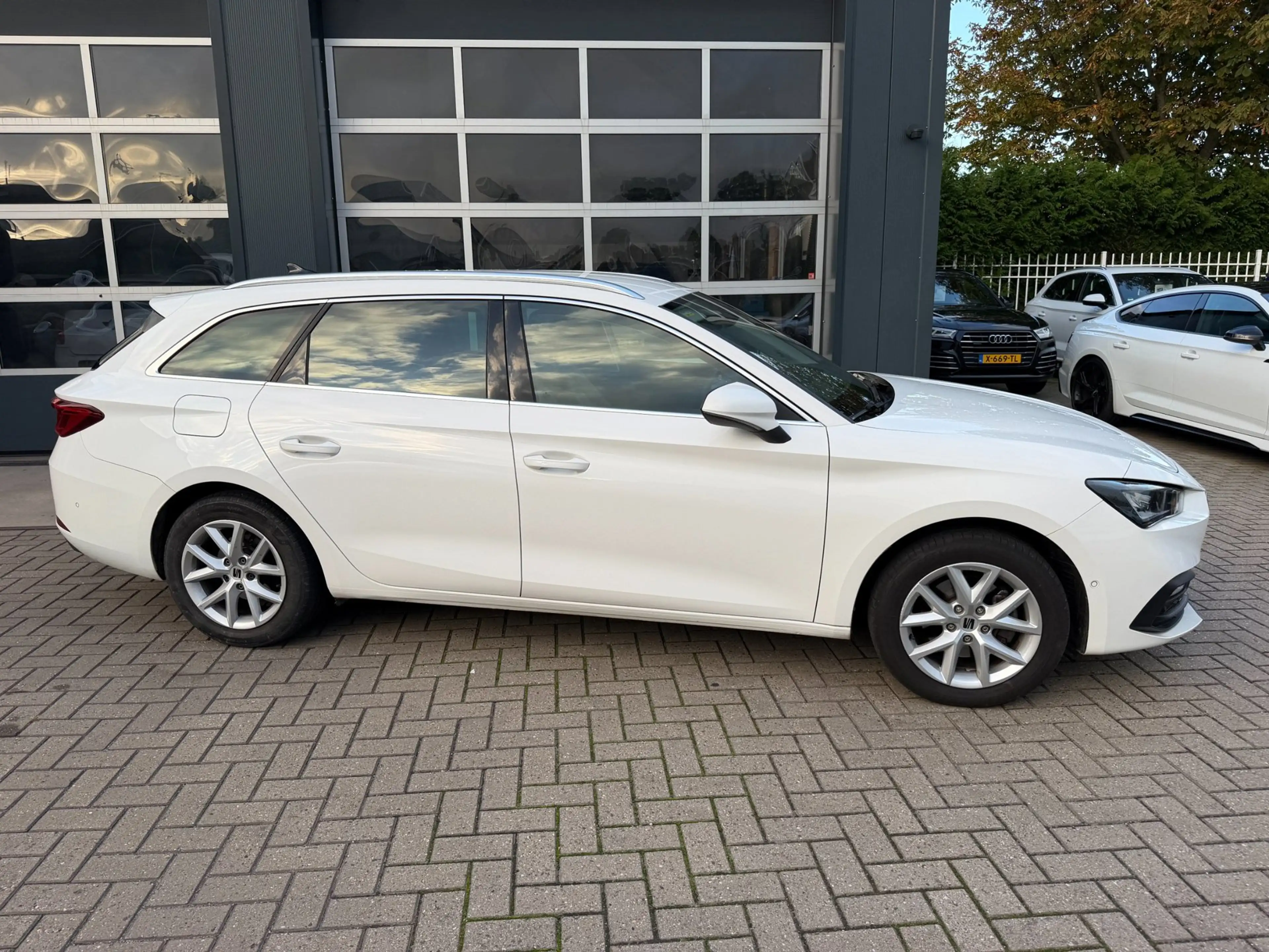 SEAT Leon Sportstourer 1.5 TSI Style Launch Edition / ACC / — photo 6