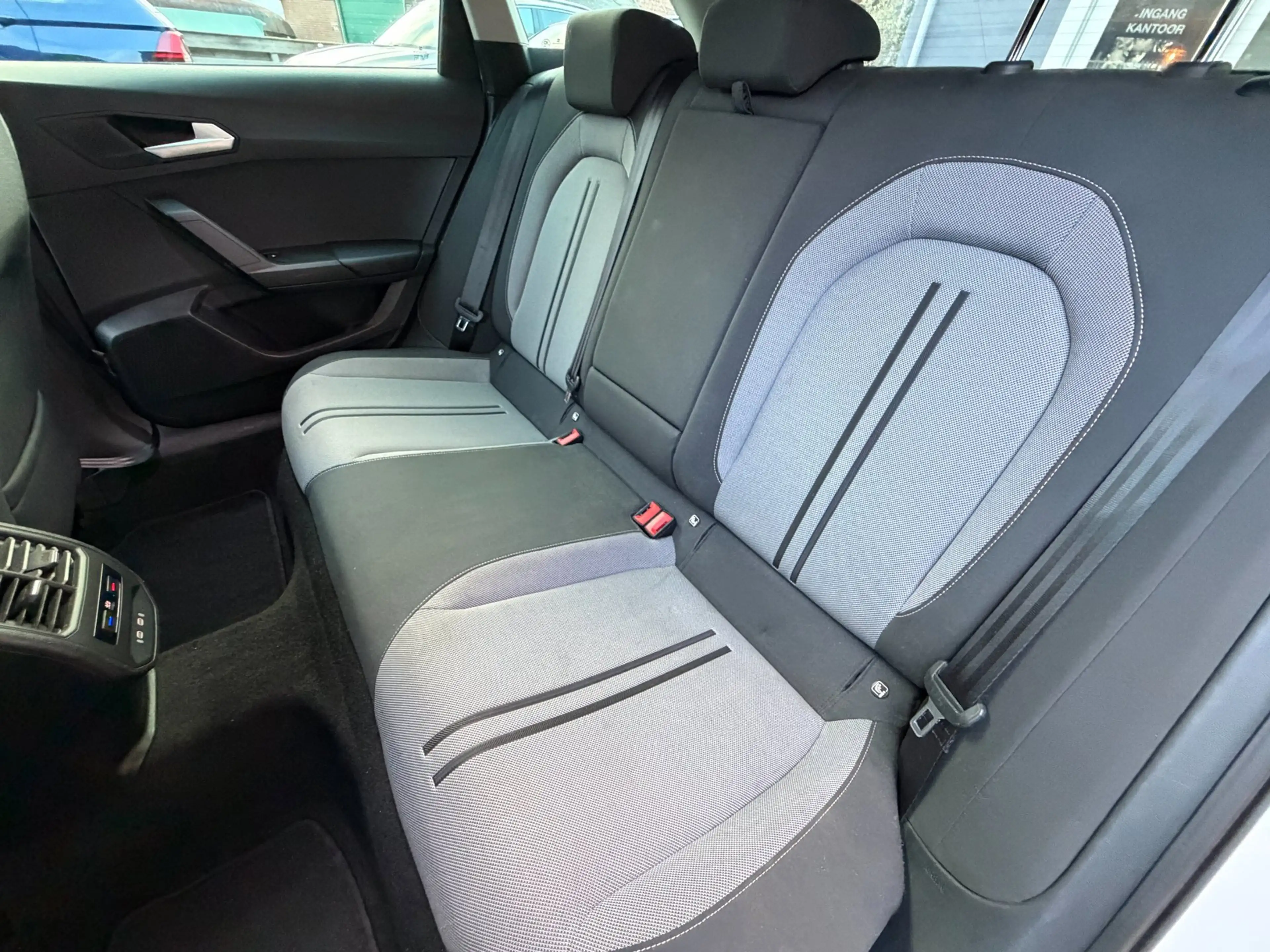 SEAT Leon Sportstourer 1.5 TSI Style Launch Edition / ACC / — photo 34