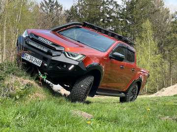 Double Cab V-Cross AT+hohes Fahrwerk EFS+