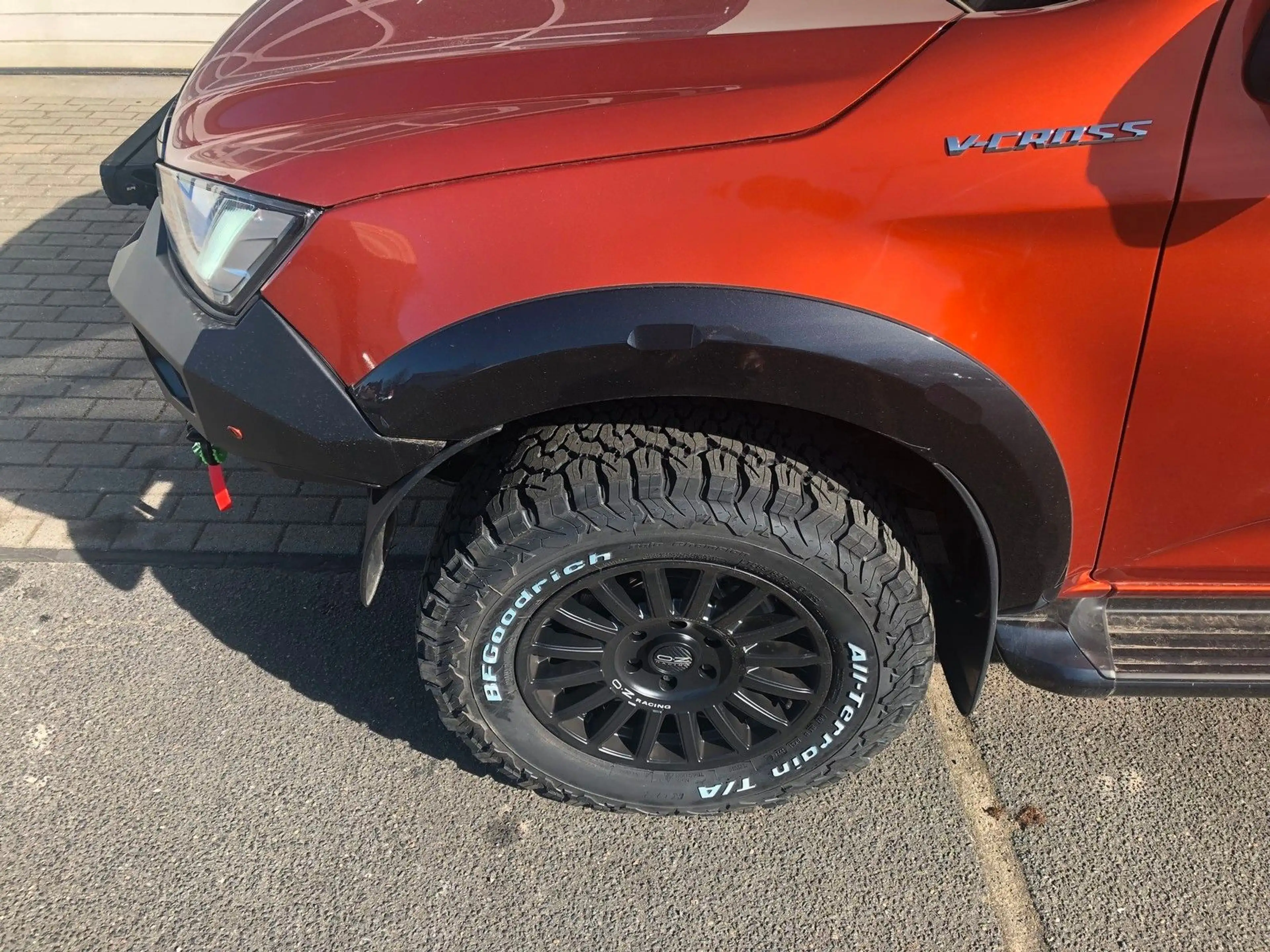 Isuzu D-Max Double Cab V-Cross AT+hohes Fahrwerk EFS+ — photo 7