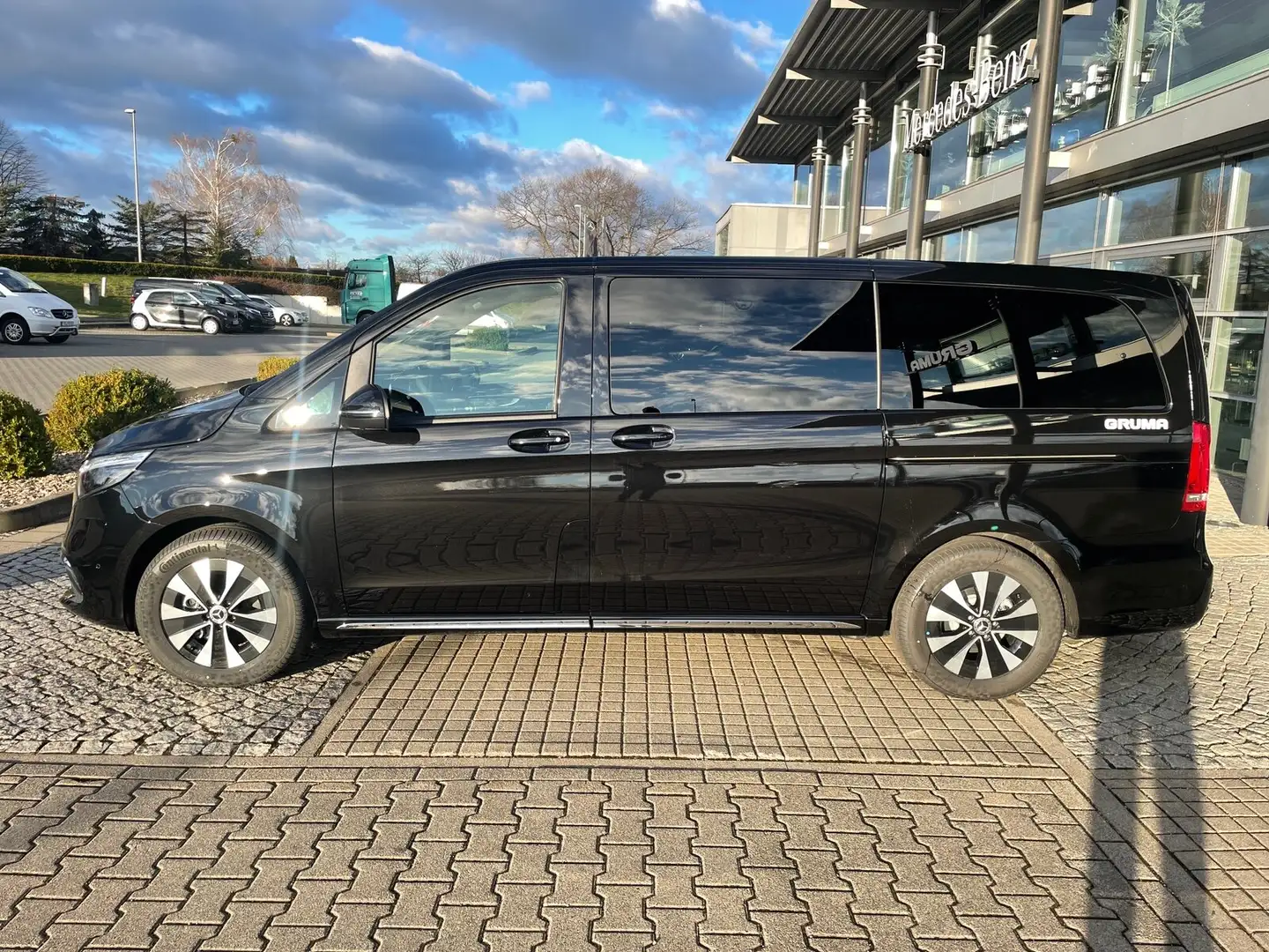 Mercedes-Benz EQV 300 EQV 300 AVANTGARDE DISTR+360+BURM+SITZBEL+EL.SIT Czarny - 2