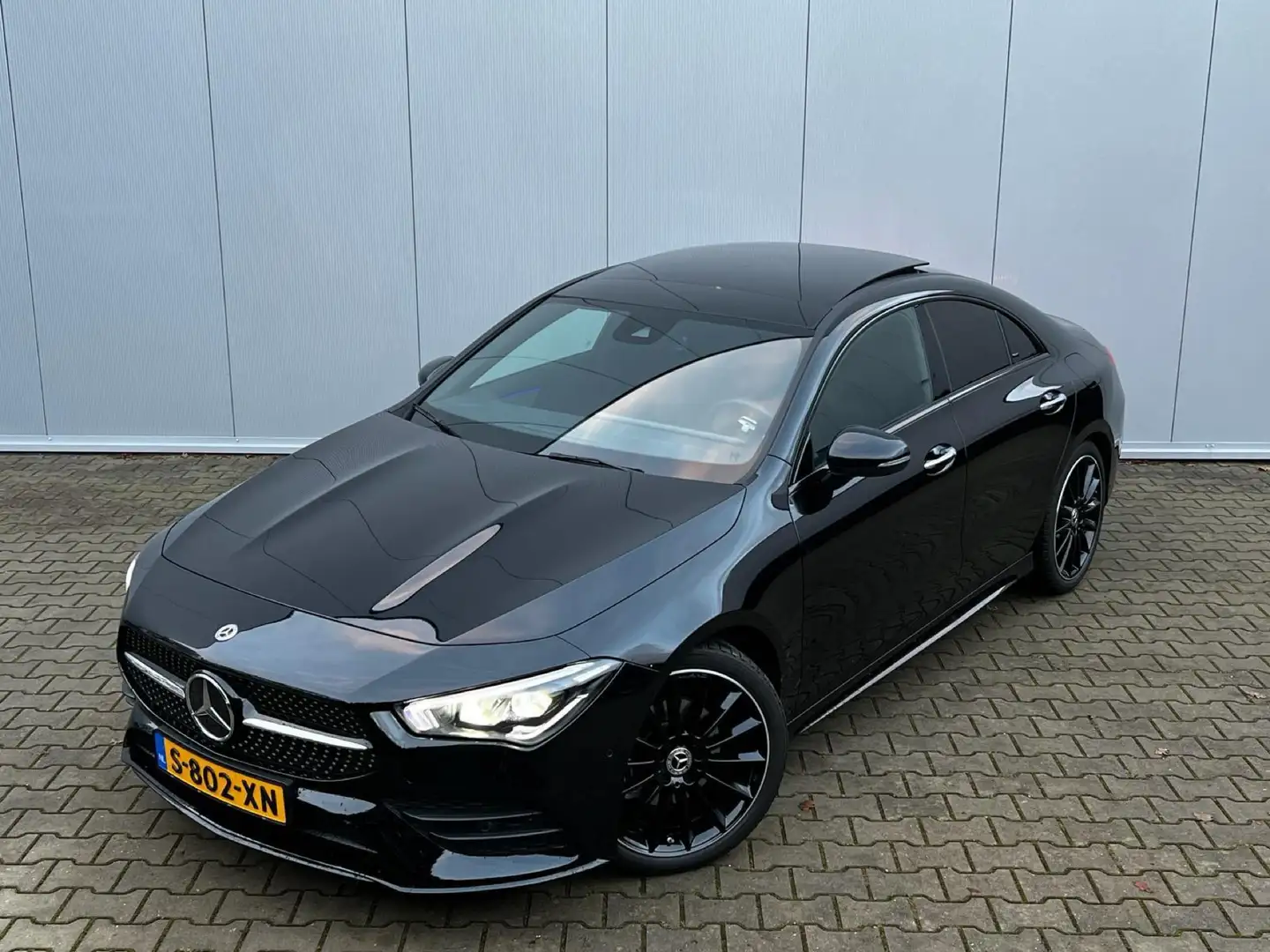 Mercedes-Benz CLA 180 AMG Line - Night / Pano/ NAP /FABR.GARANT/ KEYLESS - 1