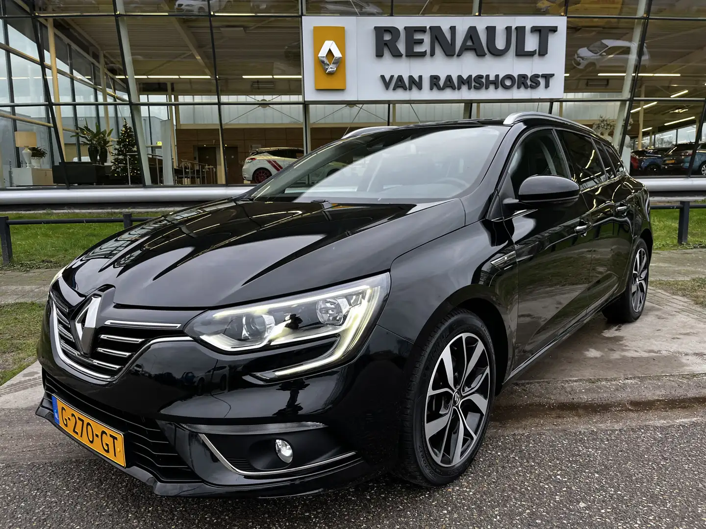 Renault Megane Estate 1.3 TCe 160pk Bose / Automaat / Panorama / Zwart - 1