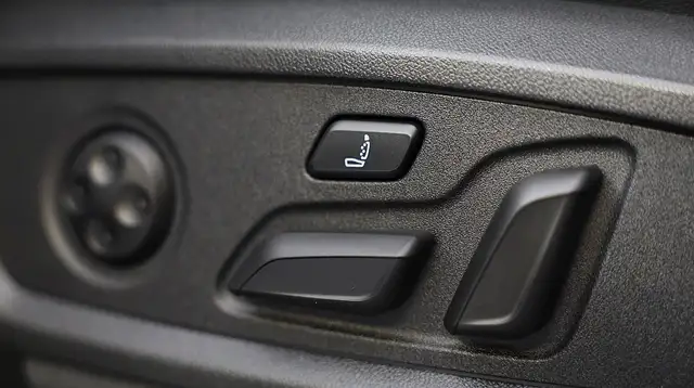 Audi Q5 view 9