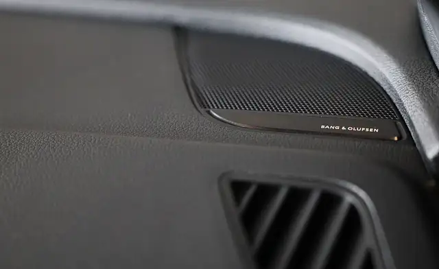 Audi Q5 view 16