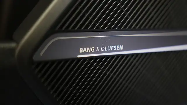 Audi Q5 view 11