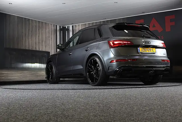 Audi Q5 view 3