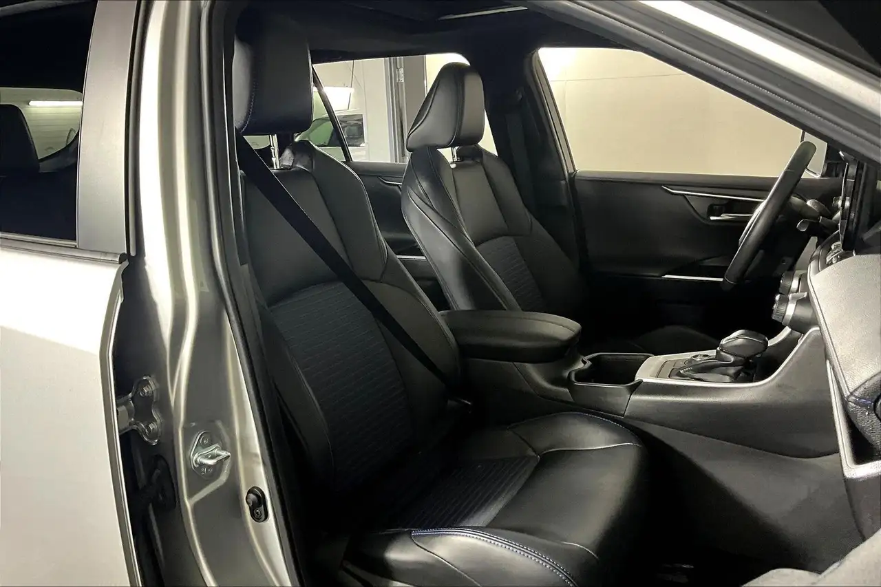 Toyota RAV 4 снимка Toyota RAV 4