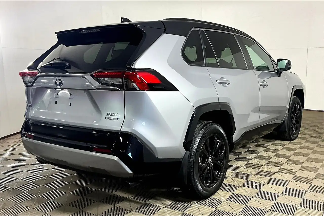 Toyota RAV 4 снимка Toyota RAV 4