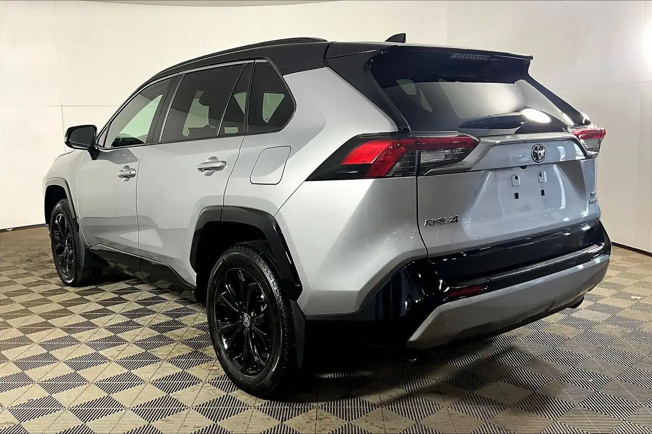 Toyota RAV 4 снимка Toyota RAV 4