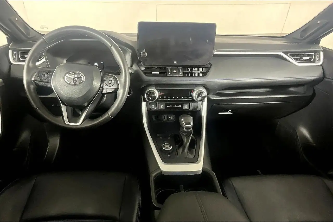 Toyota RAV 4 снимка Toyota RAV 4