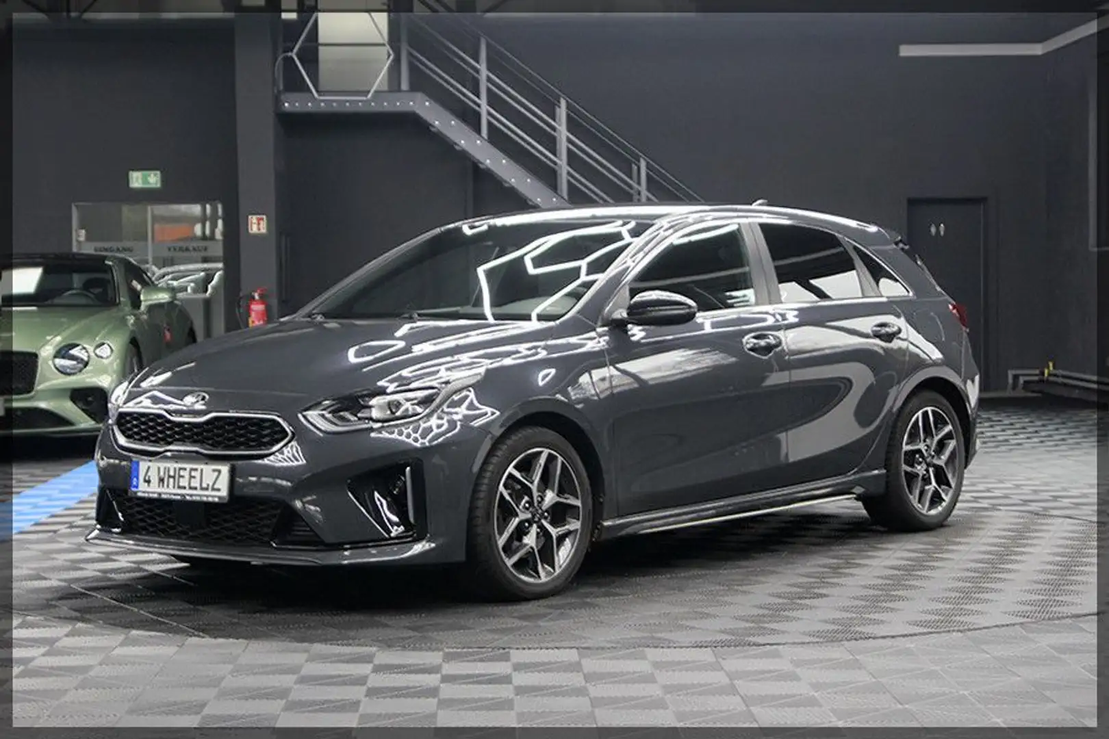 Kia Ceed / cee'd 1.5 T-GDI GT Line CAM / NAVI Grau - 2